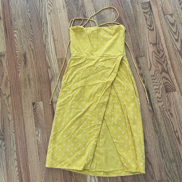 Majorelle Yellow Daisy Open Back Dress - Picture 3 of 8